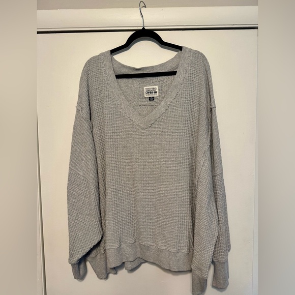 American Eagle Outfitters Light Gray V-Neck Sweater - Picture 1 of 4